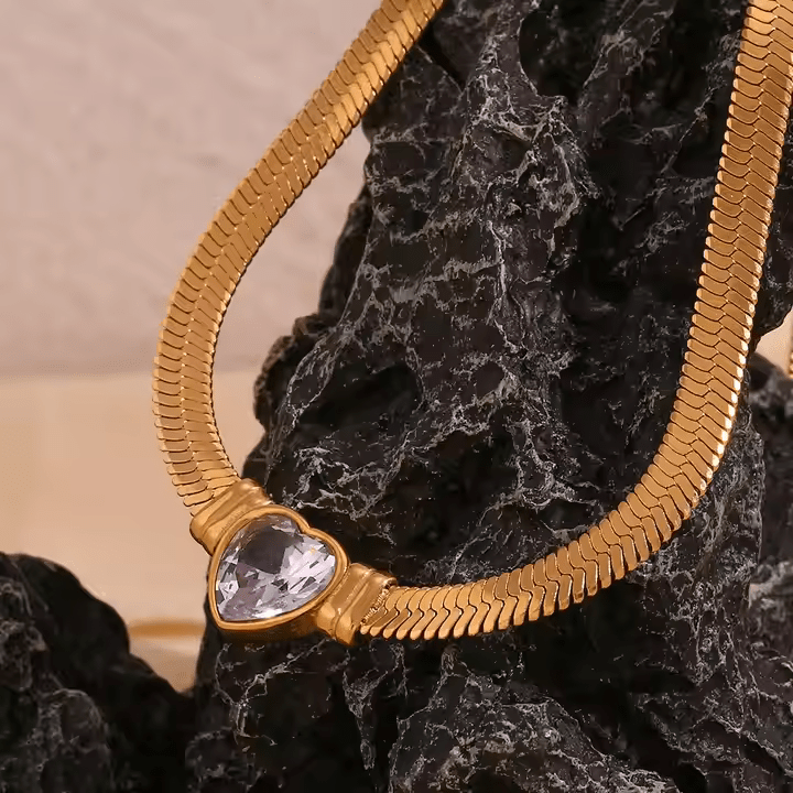 Boldy Zircon Heart Necklace - Los Jewels